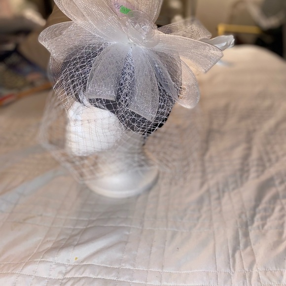 White flower hat mesh - Picture 5 of 5